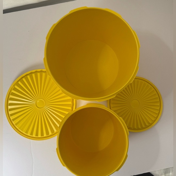vintage tupperware canister set yellow preowned 4 Pieces 2 Canisters - Picture 4 of 6